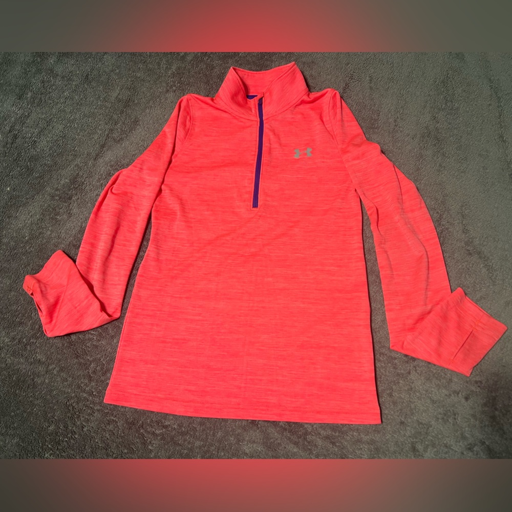 youth medium under armor top in good condition